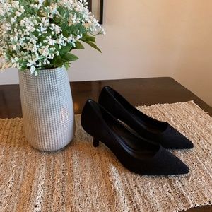 Ukies Jackie Suede Pump in Black